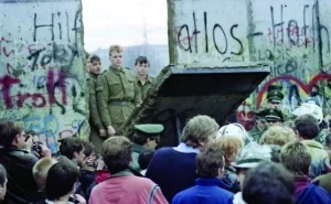 Mauerfall_1989_Berlin_Getty_112122114_pt_8