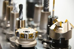 O sector da metalurgia e da metalomecânica já vendeu 7 mil milho_es de euros ao estrangeiro desde o inicio do ano...
