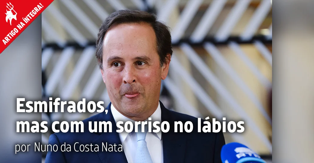 Imagem do artigo. Esmifrados mas com um sorriso nos labios